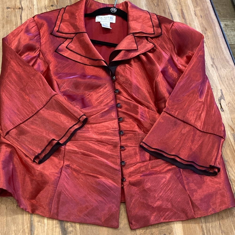 Red Satin Button-Front Women's Jacket - Picture 5 of 7